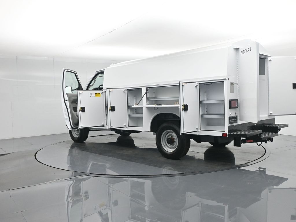 New 2026 Ford E-350 Cutaway - photo 38