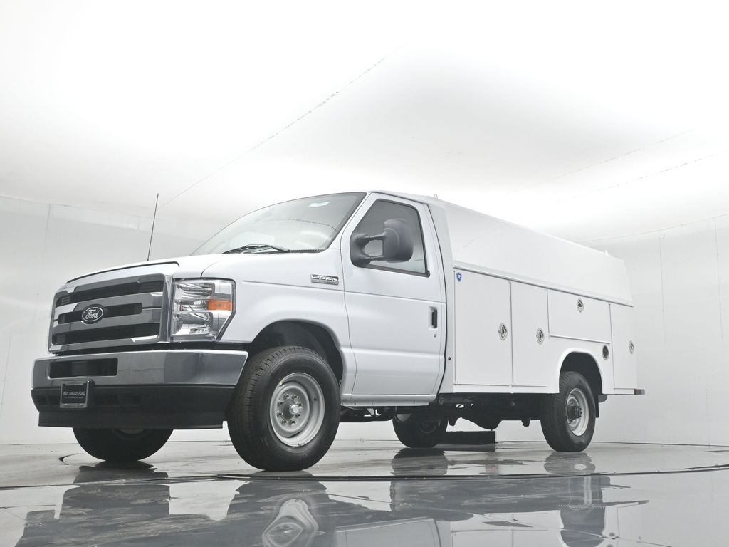 New 2026 Ford E-350 Cutaway - photo 48