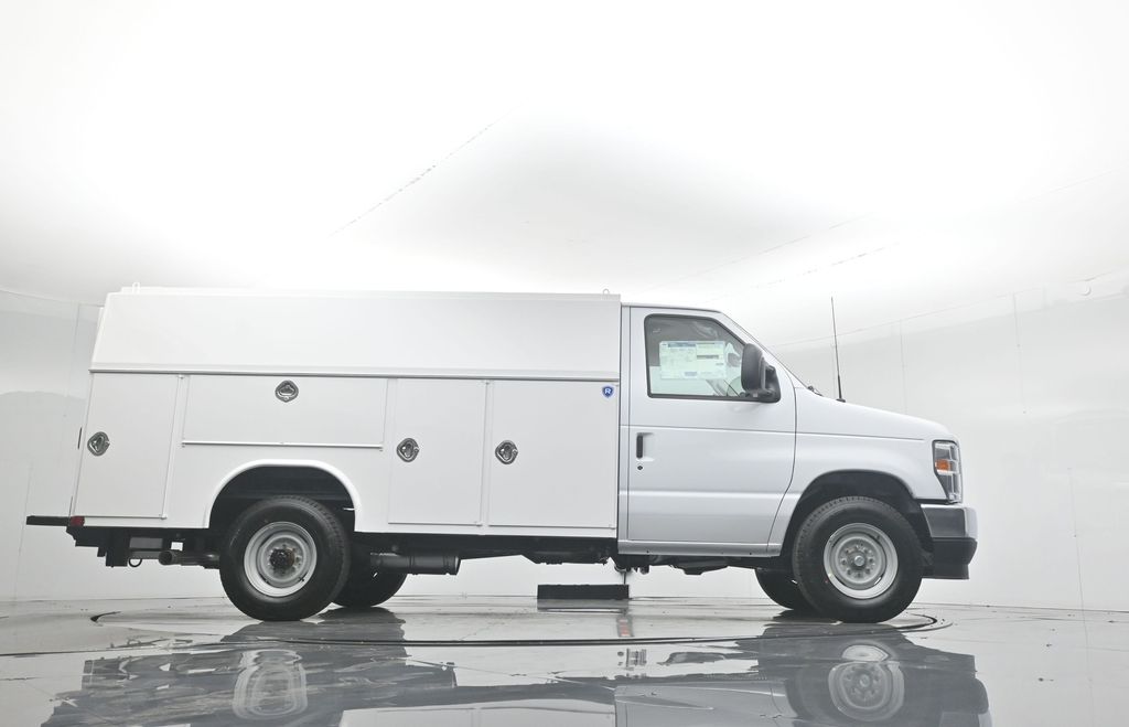 New 2026 Ford E-350 Cutaway - photo 51