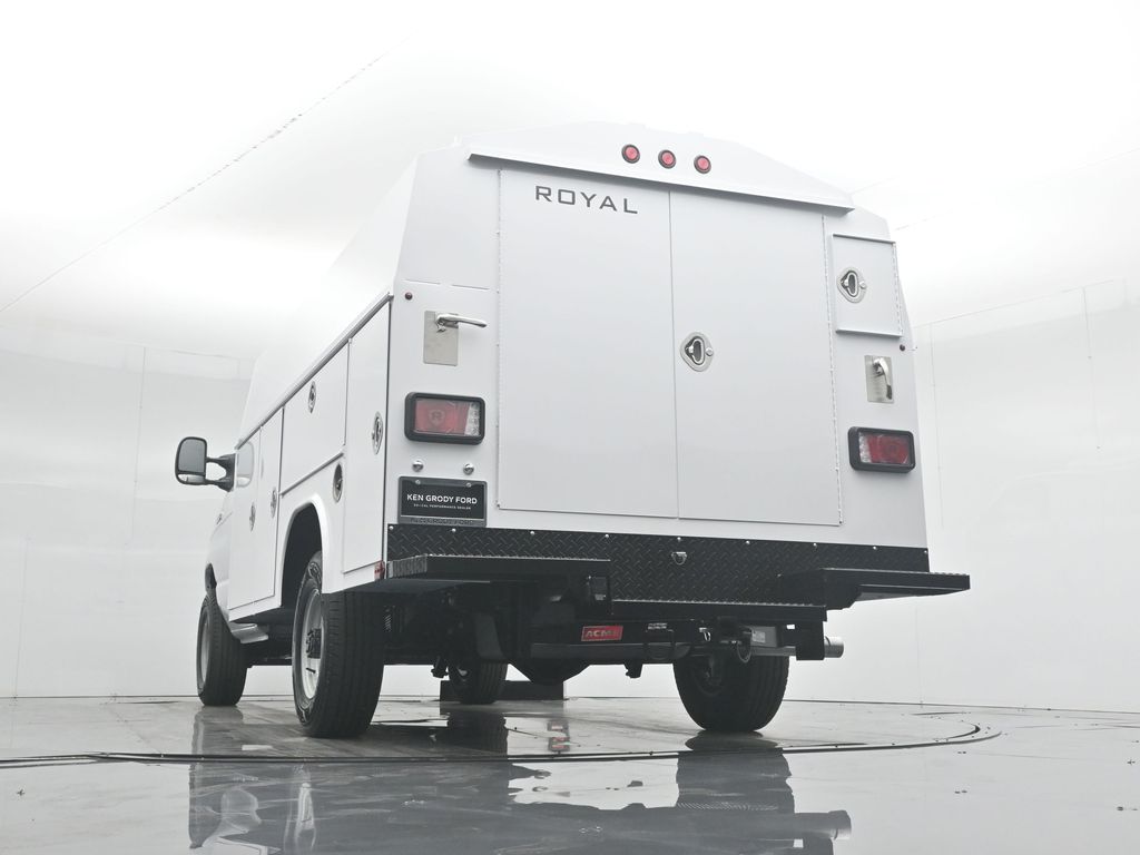 New 2026 Ford E-350 Cutaway - photo 53