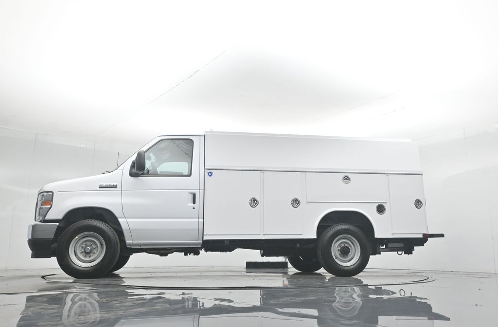 New 2026 Ford E-350 Cutaway - photo 7