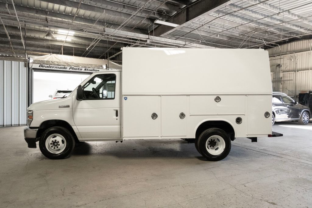 New 2026 Ford E-350 Cutaway - photo 5