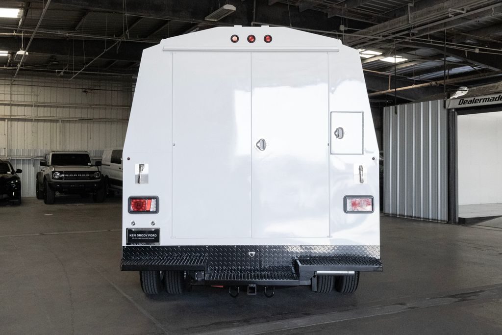 New 2026 Ford E-350 Cutaway - photo 7