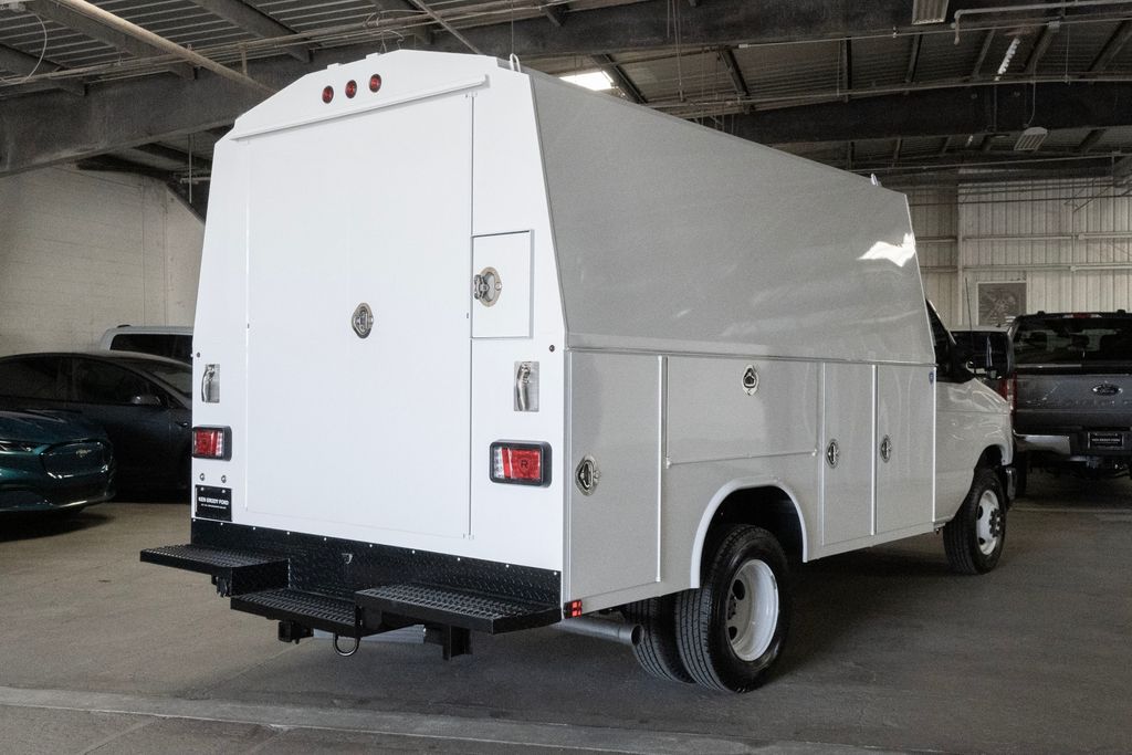 New 2026 Ford E-350 Cutaway - photo 8