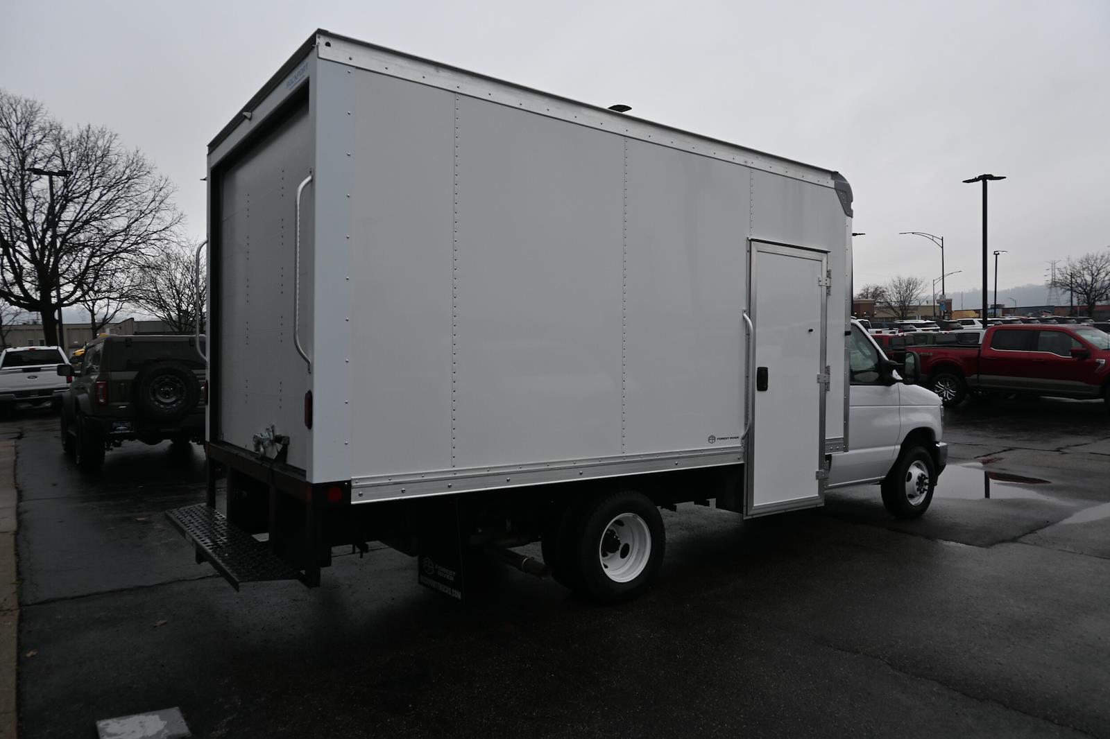 New 2026 Ford E-350 Cutaway - photo 3