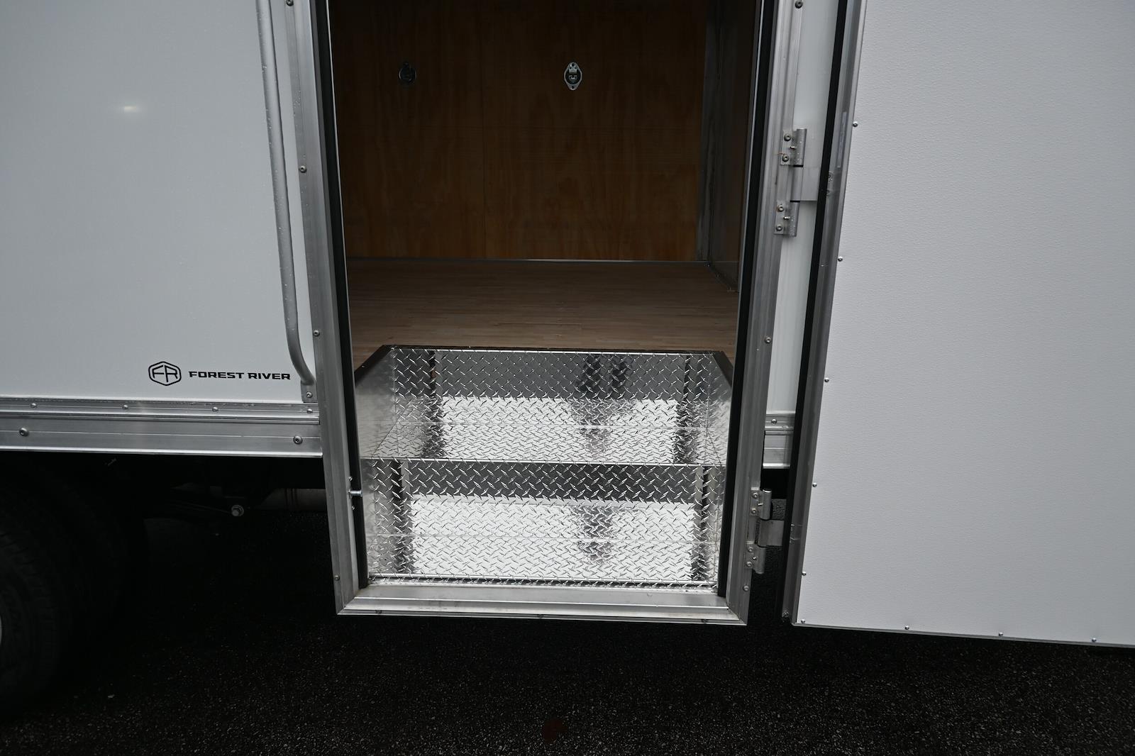New 2026 Ford E-350 Cutaway - photo 4