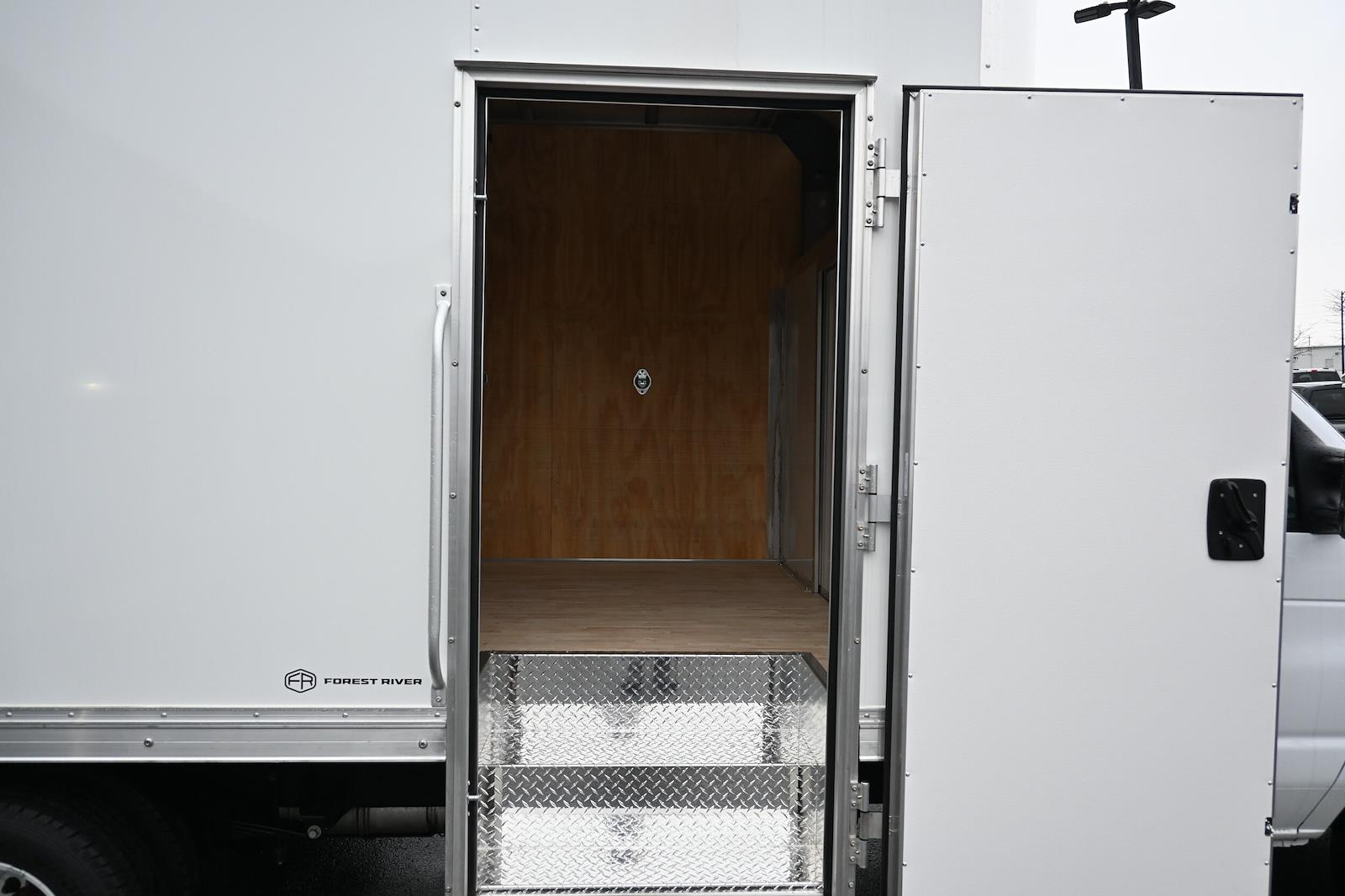 New 2026 Ford E-350 Cutaway - photo 5
