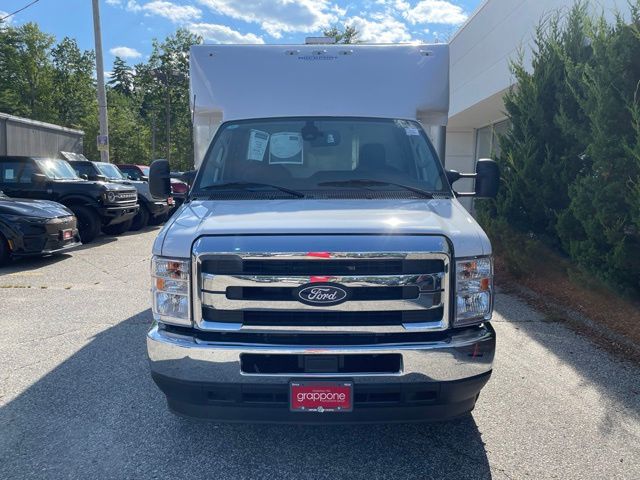 New 2027 Ford E-350 Cutaway - photo 3