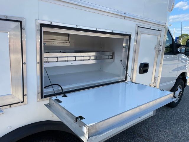 New 2027 Ford E-350 Cutaway - photo 59