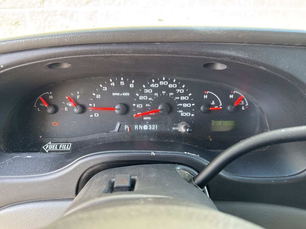 Used 2006 Ford E-350 Cutaway - photo 12