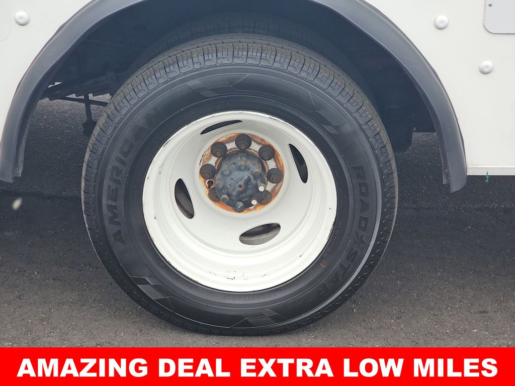 Used 2019 Ford E-450 Cutaway - photo 32