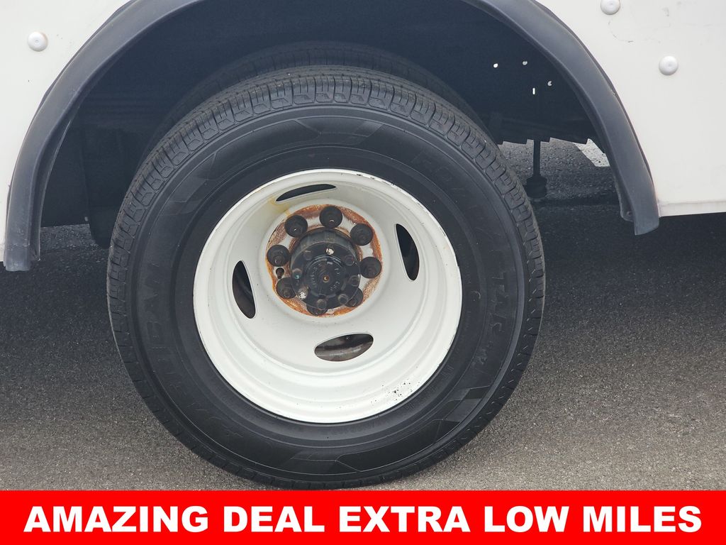 Used 2019 Ford E-450 Cutaway - photo 33