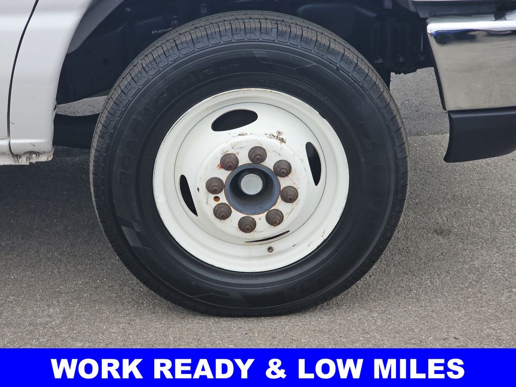 Used 2019 Ford E-450 Cutaway - photo 34