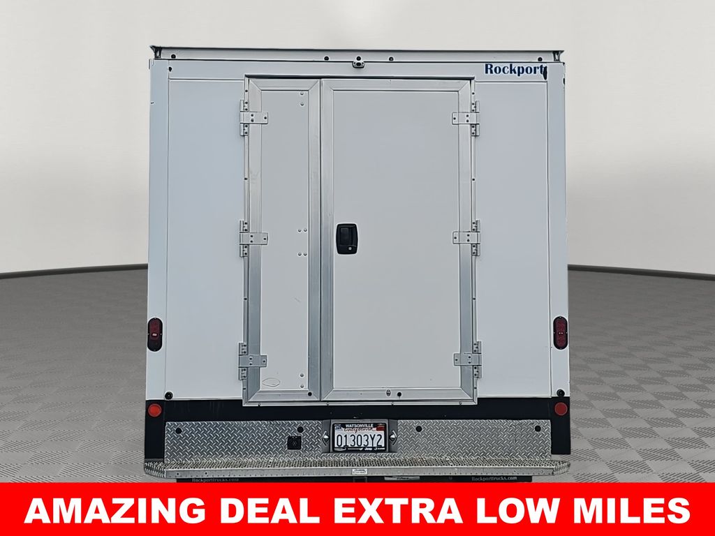 Used 2019 Ford E-450 Cutaway - photo 3