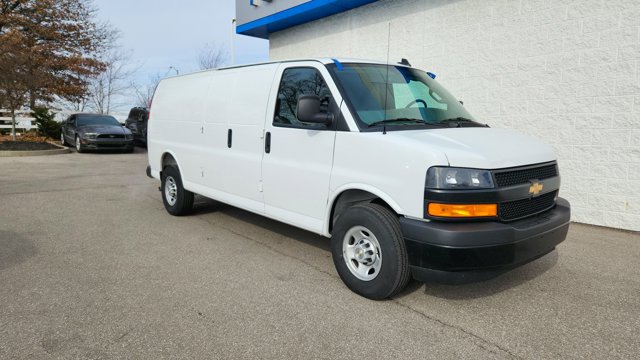 New 2025 Chevrolet Express 3500 - photo 2