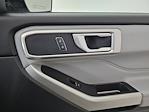 Used 2022 Ford Explorer XLT thumbnail 4
