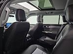 Used 2022 Ford Explorer XLT thumbnail 5