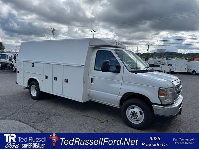 New 2026 Ford E-350 Cutaway - photo 3