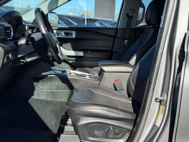 Used 2024 Ford Explorer Limited - photo 3