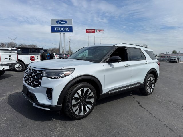 Used 2025 Ford Explorer - photo 2