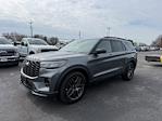 Used 2025 Ford Explorer thumbnail 3