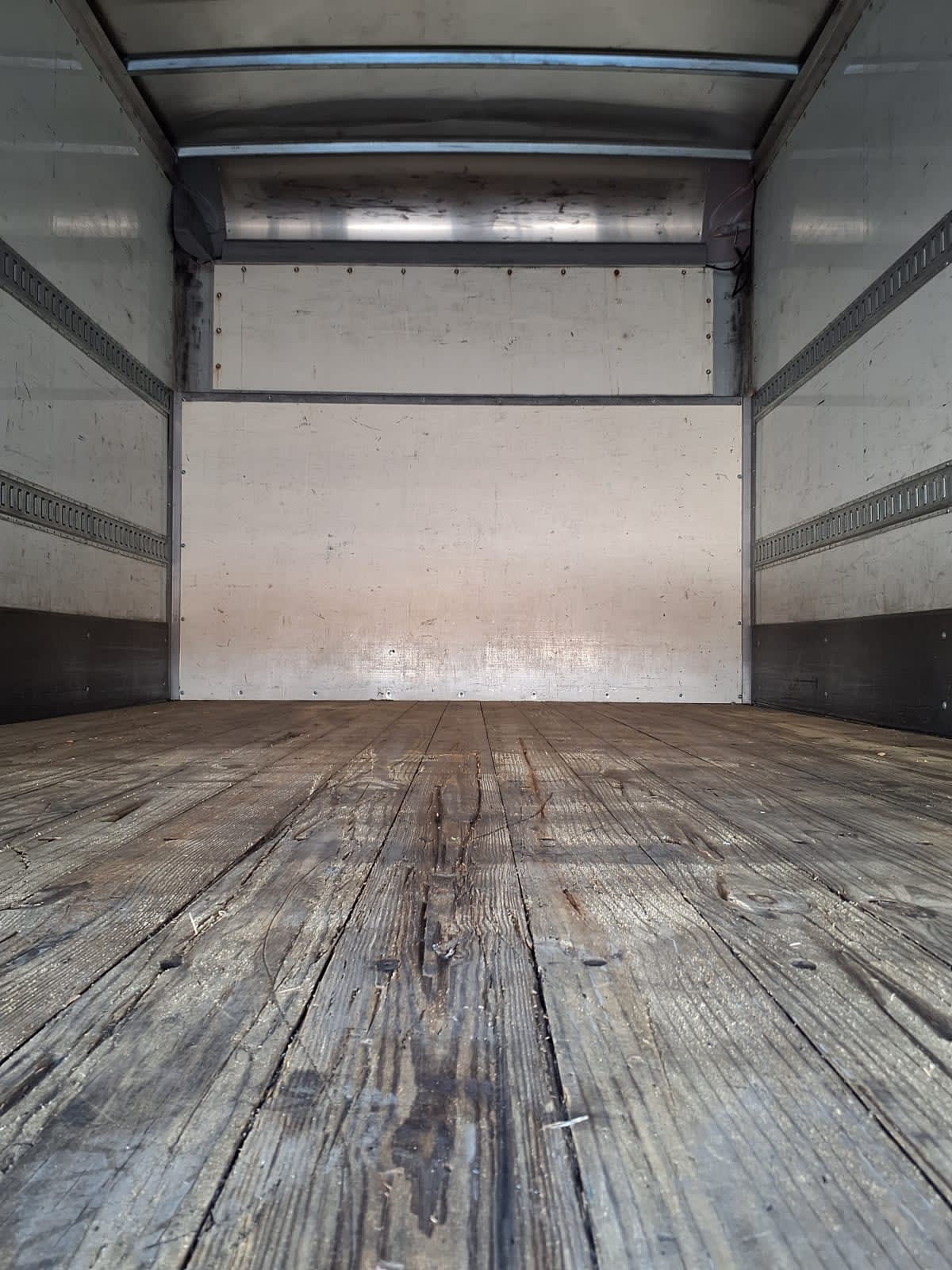Used 2022 Ford E-450 Cutaway - photo 8