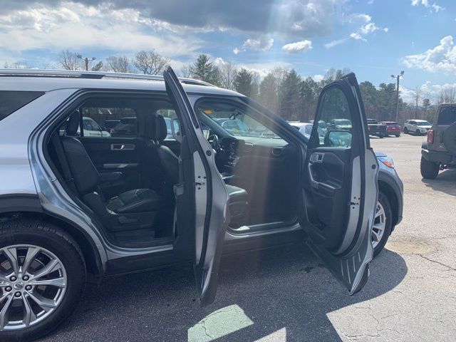 Used 2021 Ford Explorer - photo 2