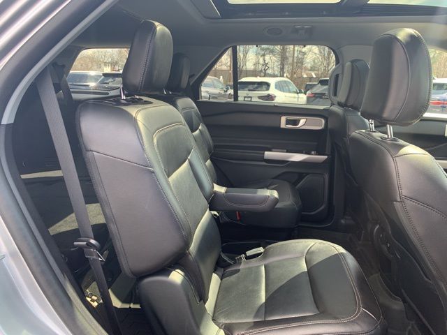 Used 2021 Ford Explorer Limited - photo 3