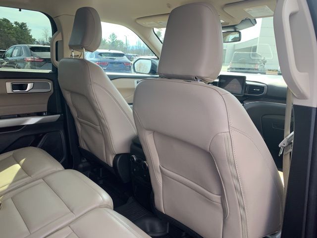 Used 2023 Ford Explorer Limited - photo 4