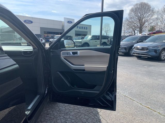 Used 2023 Ford Explorer Limited - photo 6
