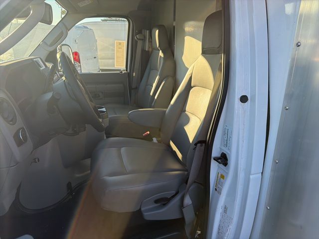 New 1996 Ford E-450 Cutaway - photo 25
