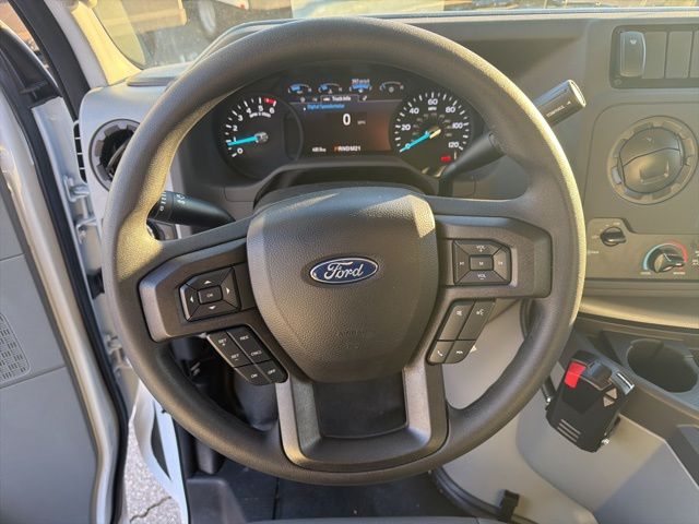 New 1996 Ford E-450 Cutaway - photo 26