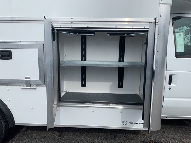 New 1996 Ford E-450 Cutaway - photo 5