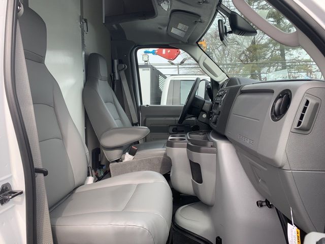 New 1996 Ford E-450 Cutaway - photo 8