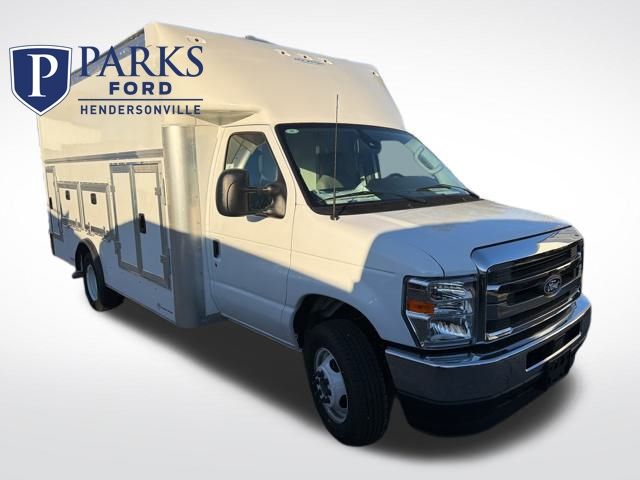 New 1996 Ford E-450 Cutaway - photo 13