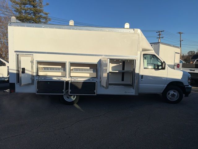 New 1996 Ford E-450 Cutaway - photo 14
