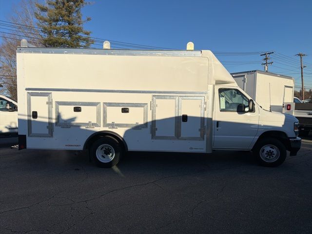 New 1996 Ford E-450 Cutaway - photo 17