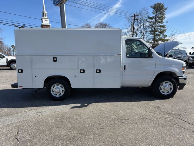 New 2026 Ford E-350 - photo 1