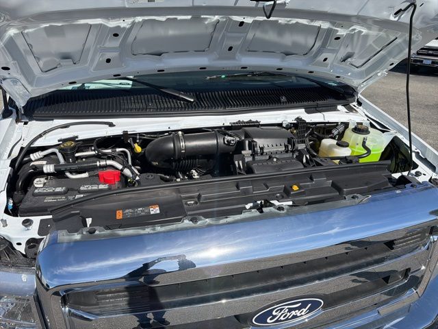 New 2026 Ford E-350 Cutaway - photo 7