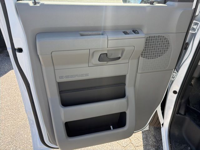 New 2026 Ford E-350 Cutaway - photo 8