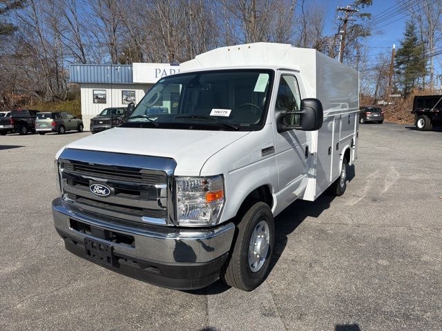 New 2026 Ford E-350 Cutaway - photo 18