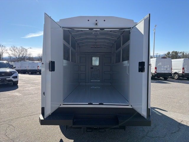 New 2026 Ford E-350 Cutaway - photo 23