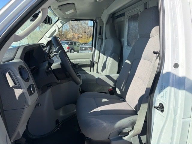 New 2026 Ford E-350 Cutaway - photo 24