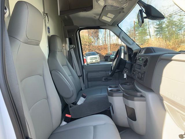 New 2026 Ford E-350 Cutaway - photo 32