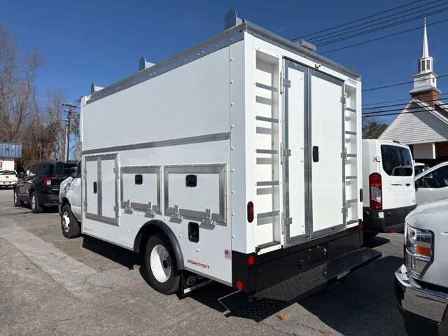 New 2026 Ford E-350 Cutaway - photo 31