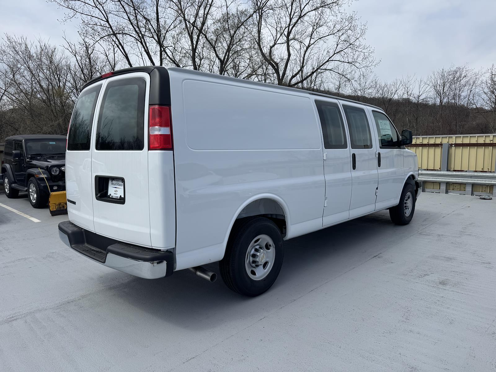 New 2025 Chevrolet Express 2500 Empty Cargo Van - photo 5