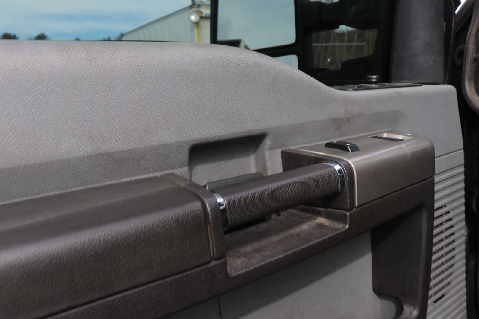 Used 2022 Ford F-650 Regular Cab Cab Chassis - photo 11