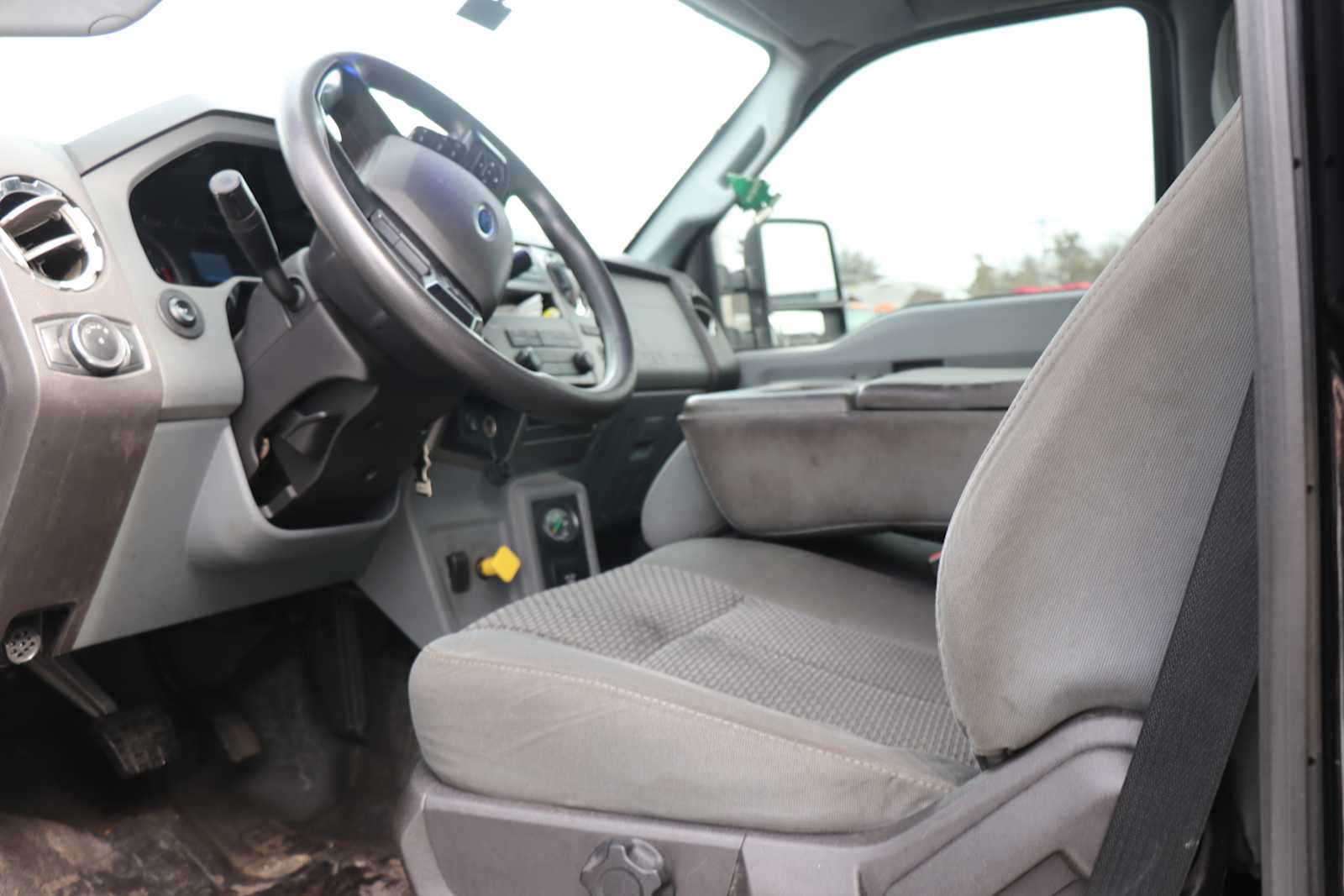 Used 2022 Ford F-650 Regular Cab Cab Chassis - photo 7
