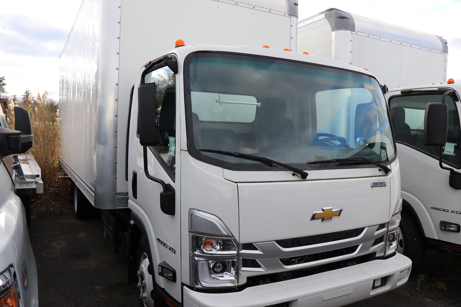 New 2023 Chevrolet LCF 4500XD - photo 2