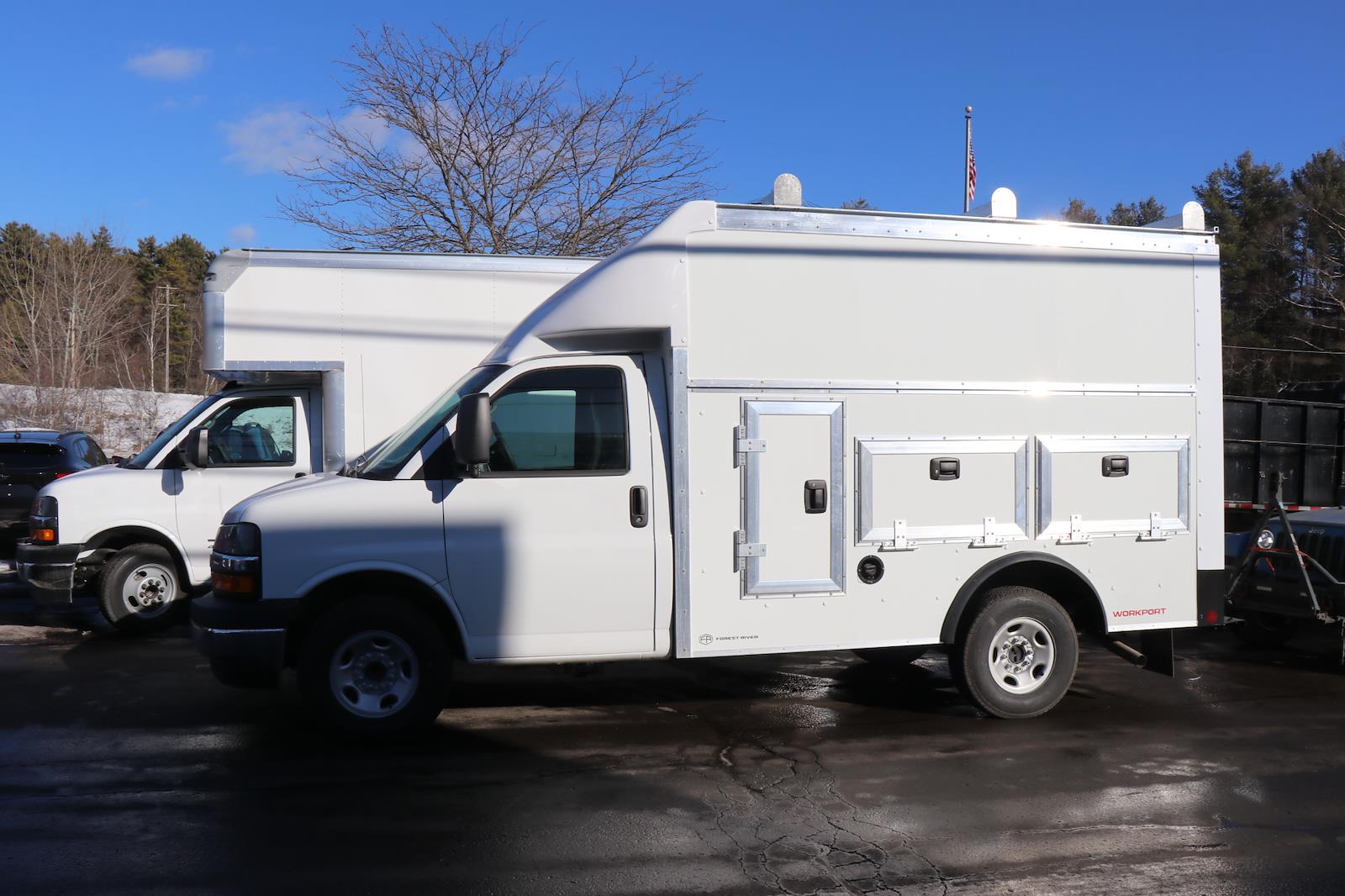 New 2025 Chevrolet Express 3500 Cutaway - photo 3